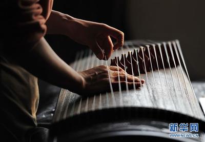 河北肃宁 民族乐器声悠扬，匠心传承奏华章